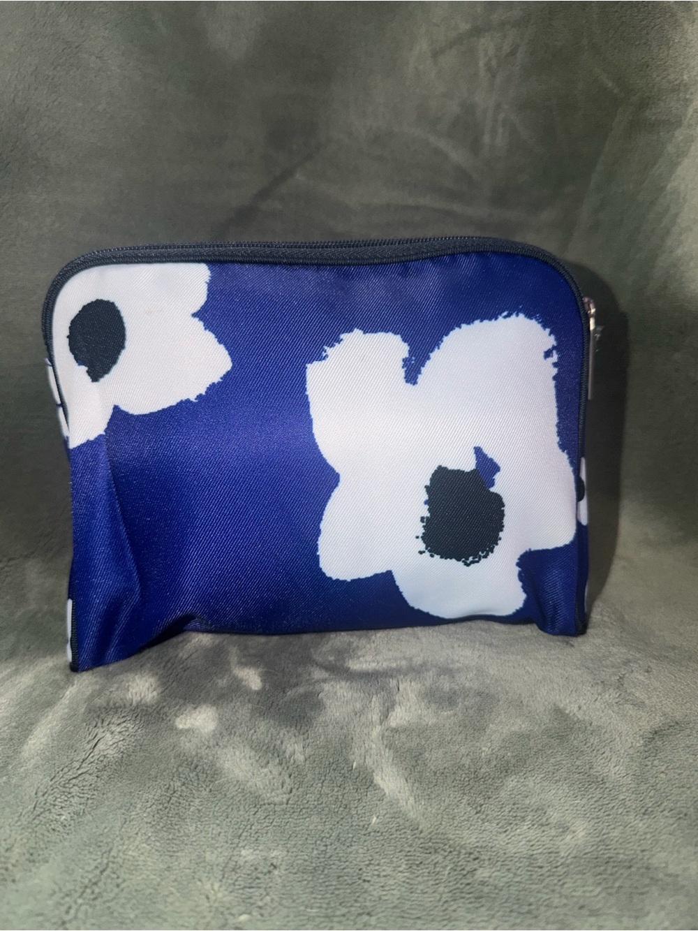 Clinique x Kate Spade Floral Cosmetic Pouch - Picture 2 of 4